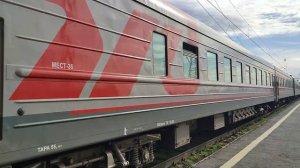 Электровоз ЭП1-101, прибывает со скорым п.№294, сообщением Анапа-Мурманск, на станцию Апатиты!
