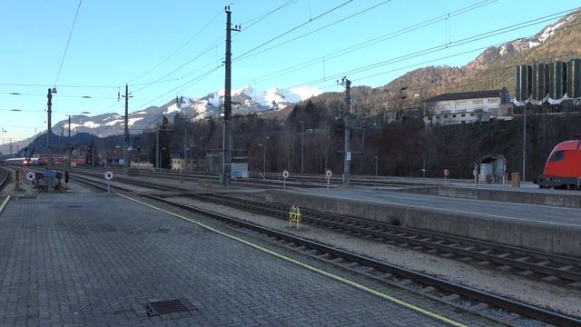 4K GUTEN RUTSCH, HAPPY NEW YEAR! Bahnhof Bludenz mit gemischtem Bahnverkehr in d. Alpenstadt Bluden смотреть онлайн