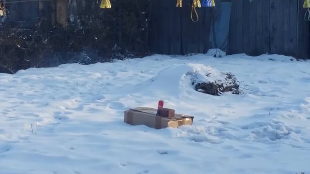 Петарда+кирпич=незабываемые впечатления.