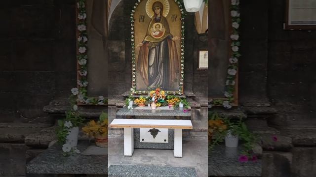 Львов 2023. Дворик часовни трёх святителей. Самые красивые места Львова. Достопримечательности смотреть онлайн