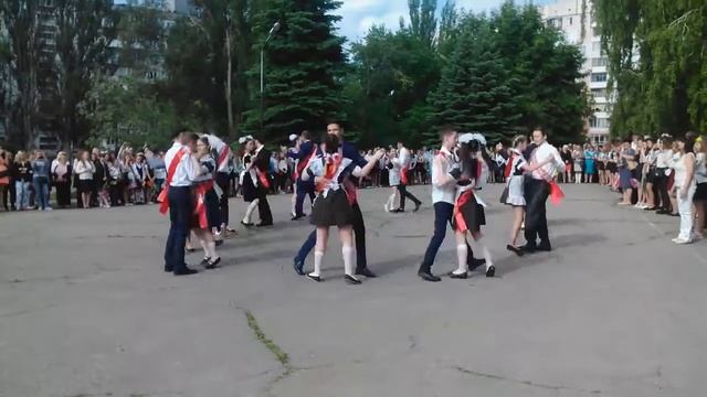 Вальс-последний звонок 24 школа г.Запорожье 2017 год. смотреть онлайн