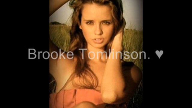 Me Singing 'Coming Home' (cover) . смотреть онлайн