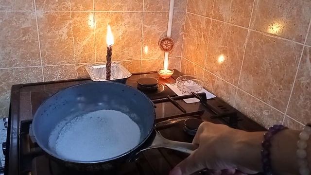??Чистка солью от негатива магических воздействий и всего того что мешает нам спокойно жить. смотреть онлайн