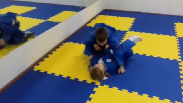 АТТЕСТАЦИЯ НА ПОЯСА. ПАРТЭР - УХОД ОТ УДЕРЖАНИЯ МАУНТ смотреть онлайн