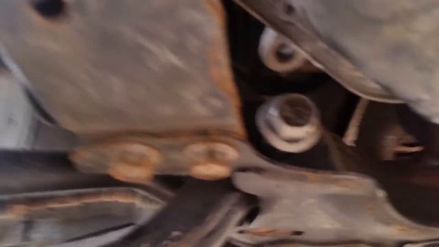 Rav4 right side lower control arm change part 1 смотреть онлайн