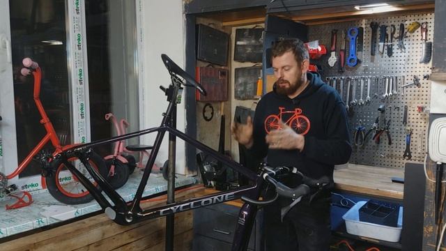 ГРАВЕЛ CYCLONE CGX  КИТАЙ КАРБОН ДОСТОЙНОГО КАЧЕСТВА... НО НЕ ТОЧНО