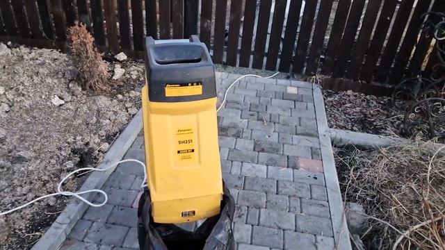Измельчитель веток садовый CHAMPION SH251