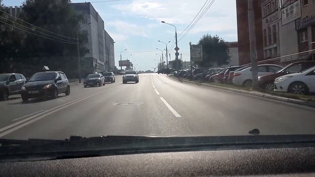 Шальной РэнджРовер на встречке... г.Владимир, ул. Дзержинского, 28.07.2014