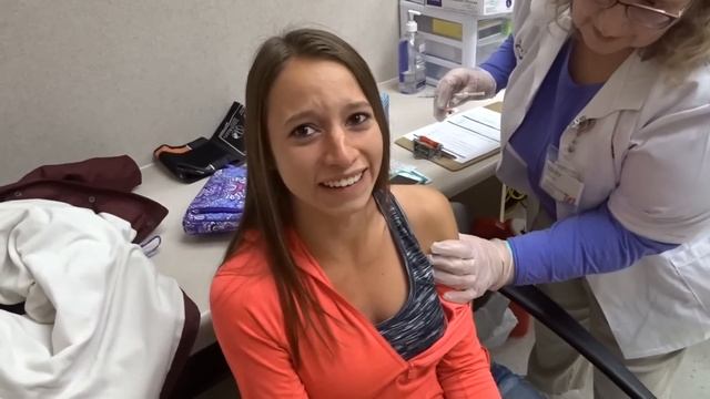 GIRLFRIEND IS TERRIFIED OF NEEDLES! смотреть онлайн