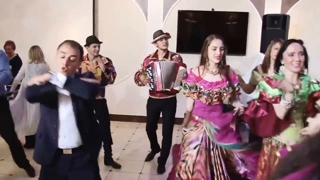 Тамада, профессиональный ведущий на свадьбу с шоу программой Организация праздников и меропритий смотреть онлайн