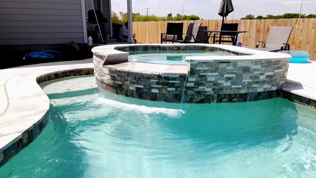 Maximum Pools and Spas смотреть онлайн