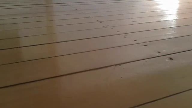 Крашенный сосновый пол перед шлифовкой. смотреть онлайн