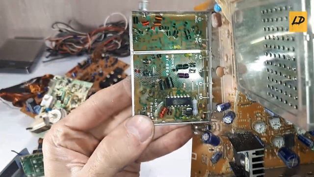 Телевизор SONY KV-2553 MT разбор на радиодетали. Сколько меди в телевизоре. смотреть онлайн