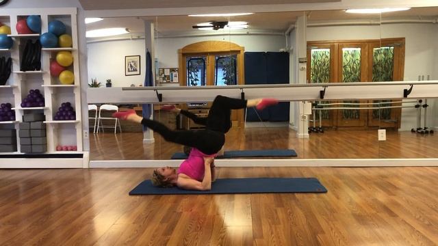The 34 Classical Pilates Mat Exercises смотреть онлайн