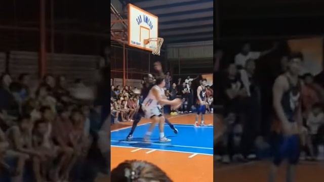 6’8 Import vs 6’2 Lander Bondoc of Mavs Phenomenal #mavsphenomenalbasketball #mavspheno #phenogang смотреть онлайн