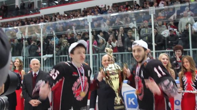 Вручение кубка Харламова Омским Ястребам смотреть онлайн