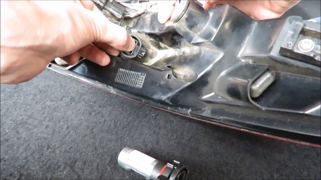 So this happened when I replaced my Jaguar XF indicator bulbs... смотреть онлайн