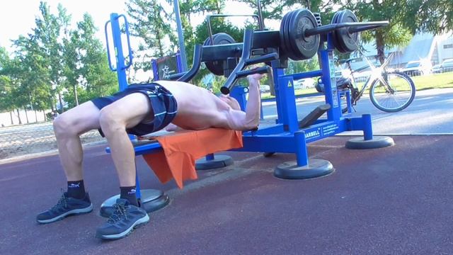 Мне 62. Начал обливаться холодной водой в дополнение к тренировкам. смотреть онлайн