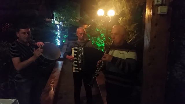 Klarnet:tariel chaduneli.doli:avtandil gelashvili.akordeon:giorgi birkadze. смотреть онлайн