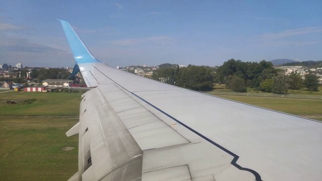 Boeing 737-800 посадка в Сочи (AER). Работа интерцепторов крыла. смотреть онлайн