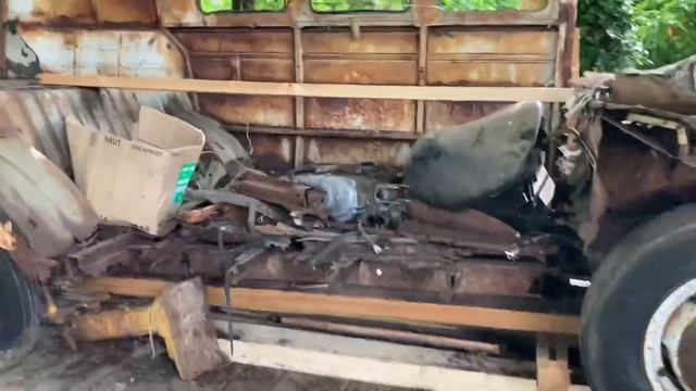 BARN FIND 1955 Wolfsburg Bus Rescued смотреть онлайн