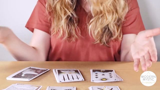What's the difference between Tarot and Oracle decks? смотреть онлайн