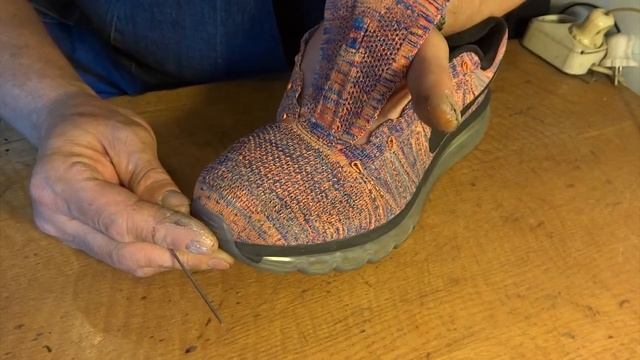 Ремонт разноцветных кроссовок (сеточка, протирается) смотреть онлайн