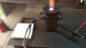 Плавильная печь газовая в работе