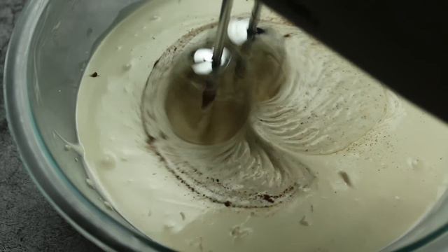 3 INGREDIENTS COFFEE CRUMBLE ICE CREAM (NO CHURN ICE CREAM) смотреть онлайн