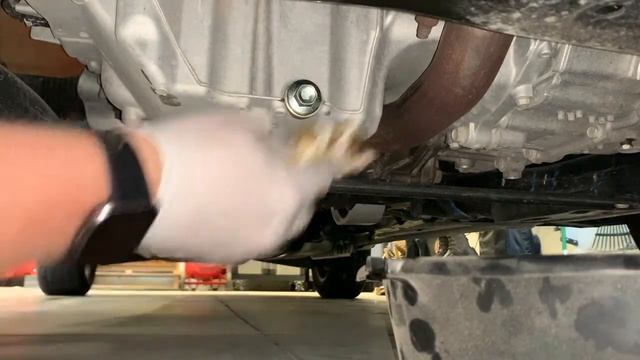 2021 Chevrolet Traverse oil change смотреть онлайн