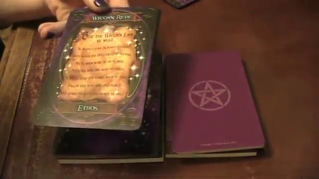 Compare Witches' Wisdom Oracle & Wicca Deck by Grün Eule смотреть онлайн