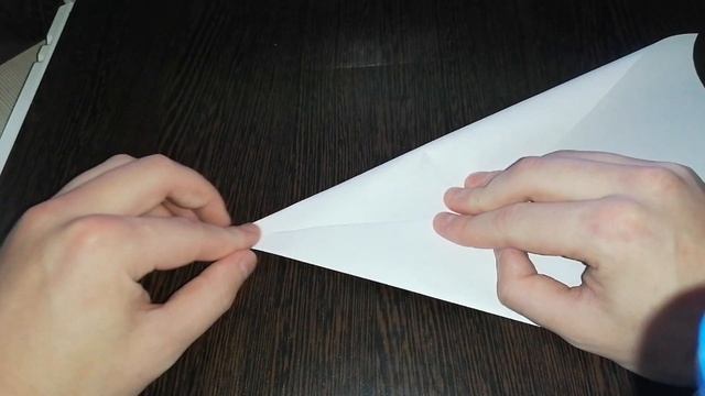 Как сделать далеко летающий самолет из бумаги. Оригами самолет который далеко летает смотреть онлайн