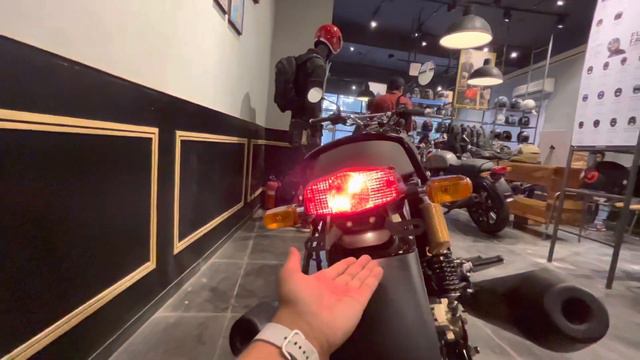Royal Enfield Interceptor 650 New Model 2023: With Alloy wheels and LED Headlight ! On road Price ? смотреть онлайн