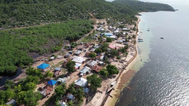 Tranbleman tè 14 dawout la frape peyizan yo jis nan zo, Anse du Nord, sou Zile Kayimit смотреть онлайн