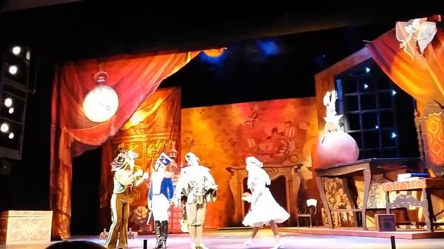 Стойкий оловянный солдатик. Светская беседа смотреть онлайн