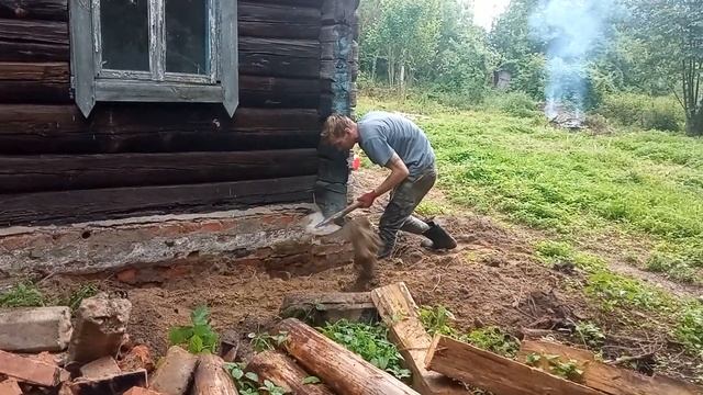Начали ремонт фундамента под старым домом смотреть онлайн