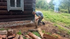 Начали ремонт фундамента под старым домом