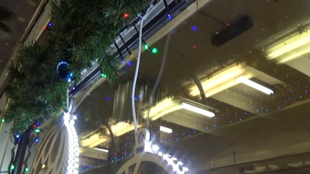 Сюжет о новогоднем метропоезде 81-710 "ЕЖ-3" (С НОВЫМ 2020 ГОДОМ!) в Московском метро смотреть онлайн