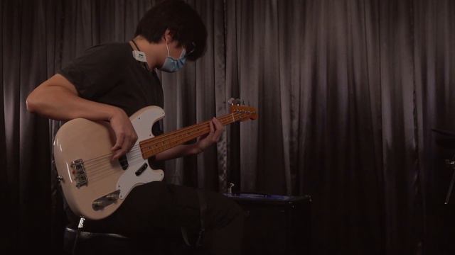 Zedes First Impression of BOSS Katana-210 Bass Amp смотреть онлайн