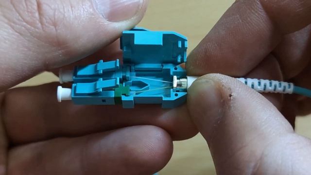 Corning - оптоволоконные патч-корды LC-LC (OM3) Uniboot смотреть онлайн