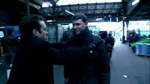Derren Finds A Photo In The Middle Of The Market | Trick Of The Mind смотреть онлайн
