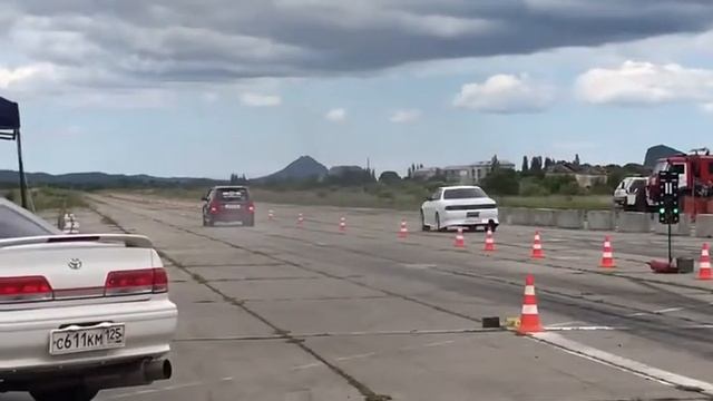 Subaru Forester vS Toyota Mark2 смотреть онлайн