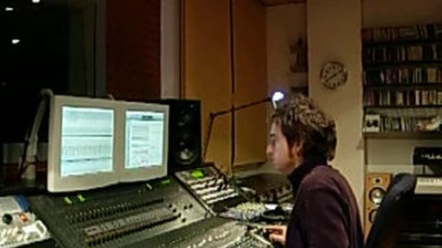nu-b - Roger mezclando Grito (28-01-2005) смотреть онлайн