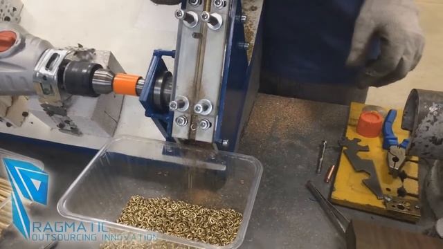 Станок для изготовления колец из пружин | Jump Ring Cutter смотреть онлайн