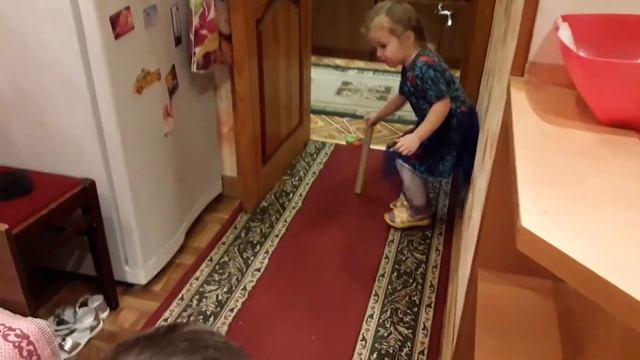Ребёнок веселится, смотреть до конца. смотреть онлайн