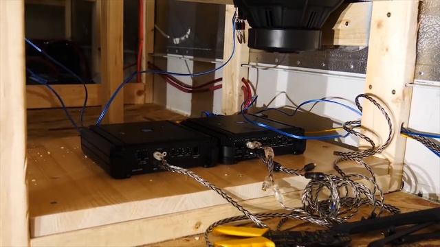 College Dropout Converts an OLD SCHOOL BUS into the ULTIMATE ADVENTURE VEHICLE смотреть онлайн