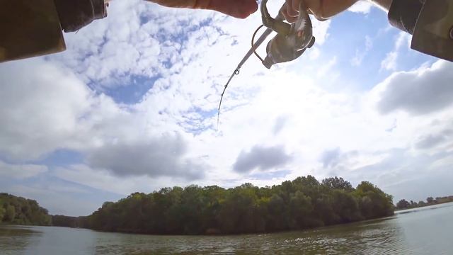 Флэт-фидер на реке: "Гороховый шедевр" в деле. Ловим сазана и карася на Днестре. смотреть онлайн