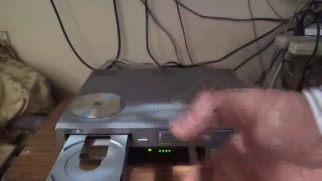 Reproductor DVD VHS Go-Video DVR4400 смотреть онлайн