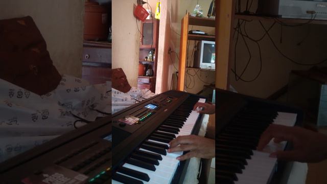 No DGX 670 tocando a música A ti meu Deus elevo meu coração. смотреть онлайн