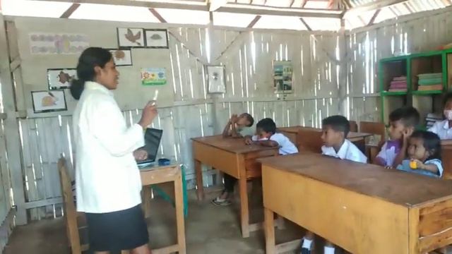 Praktek mengajar. Fransiska Godeliva Alle Semester IV B смотреть онлайн